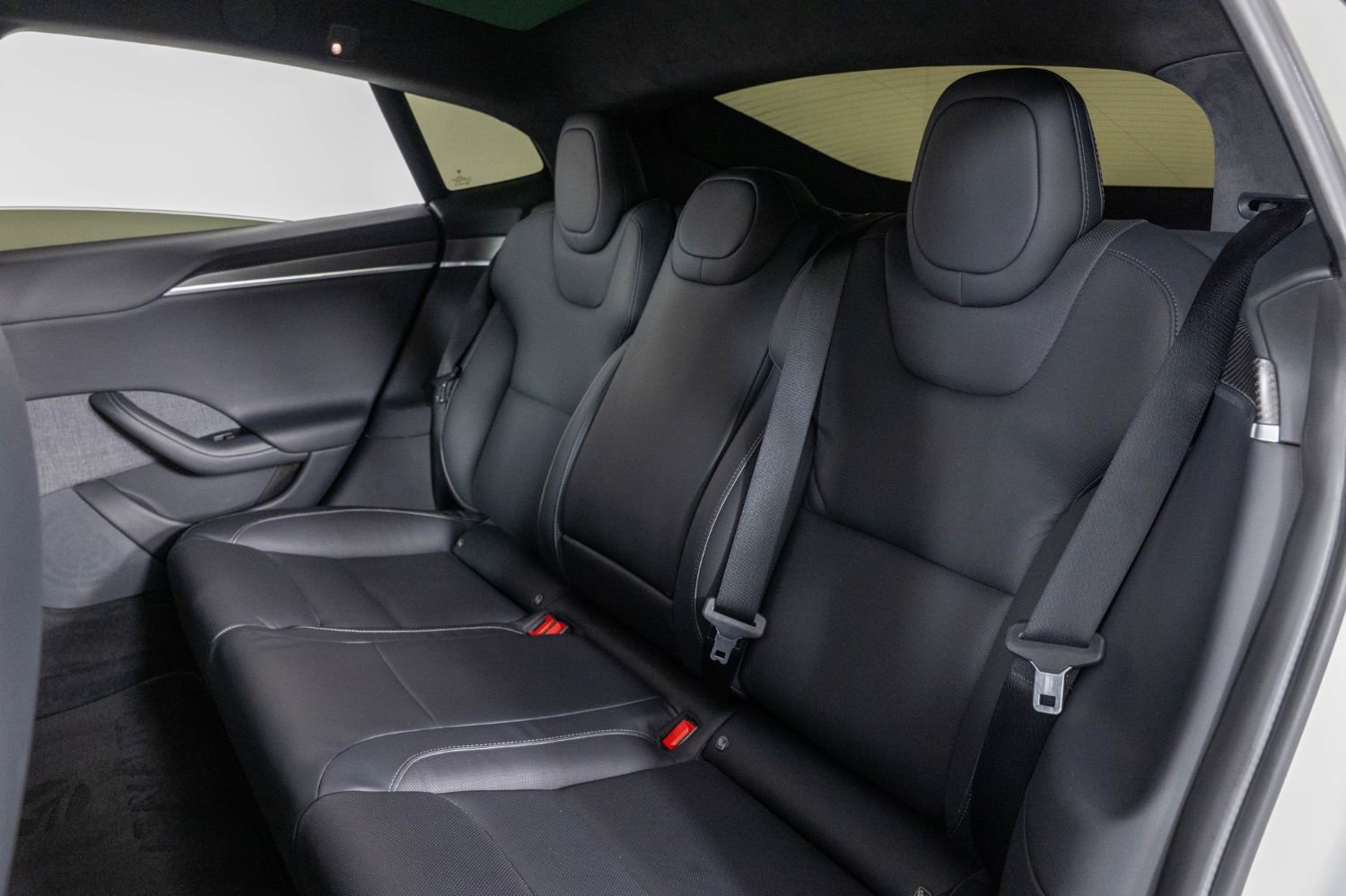 Used 2021 Tesla Model S Plaid image 17