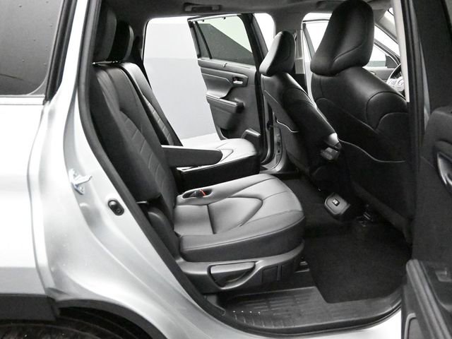 Certified 2024 Toyota Highlander XLE image 37