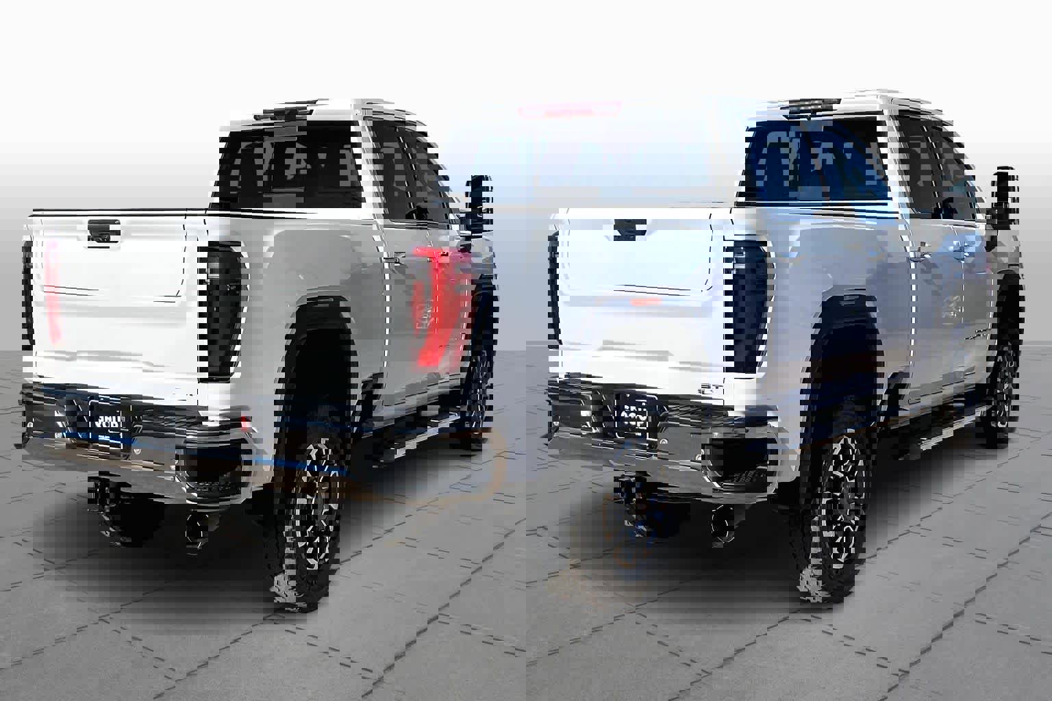 Used 2024 GMC Sierra 2500 SLT w/ SLT Premium Package image 26