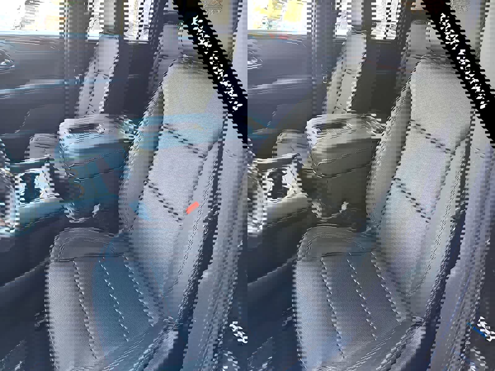 Used 2022 Chevrolet Suburban High Country image 15