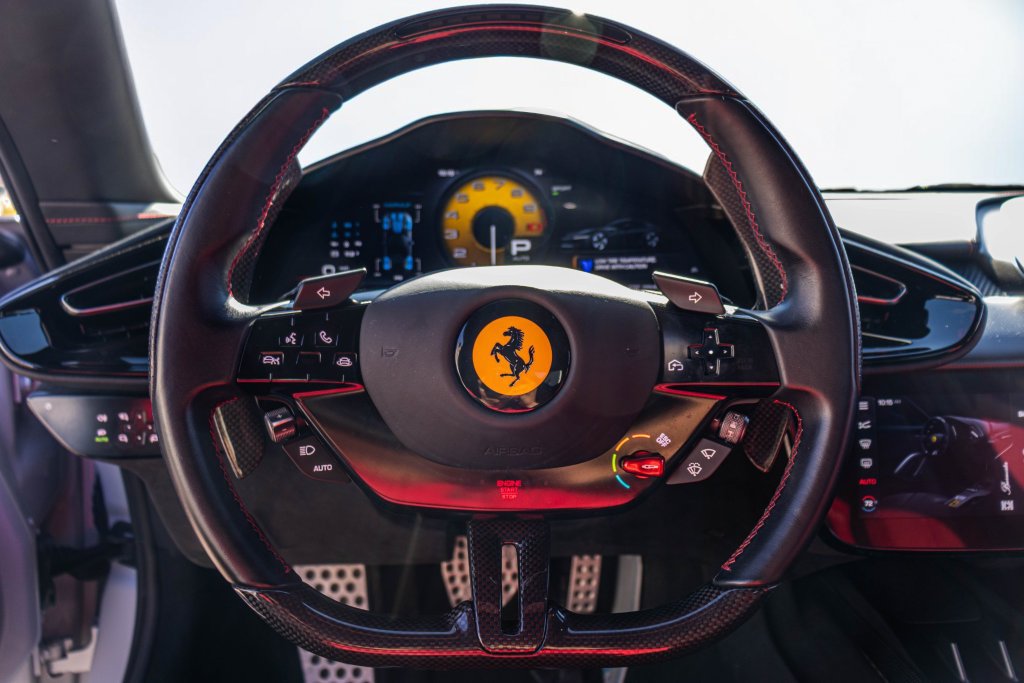 Certified 2025 Ferrari 12Cilindri RWD image 4