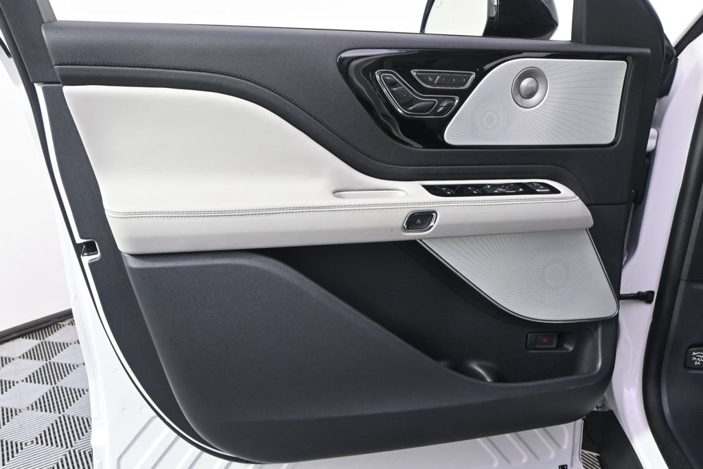 New 2026 Lincoln Aviator Reserve AWD/4WD image 23