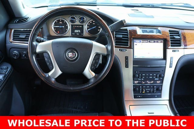 Used 2013 Cadillac Escalade Platinum image 17