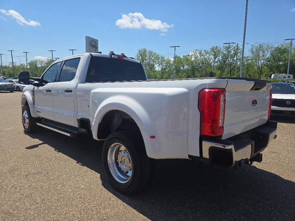Used 2023 Ford F450 XLT AWD/4WD image 5