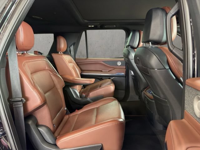 Used 2025 Lincoln Navigator L Reserve AWD/4WD image 24