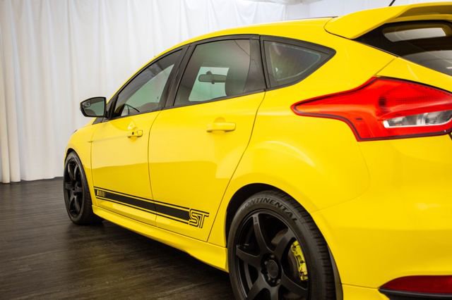 Used 2017 Ford Focus ST w/ Equipment Group 402A image 32