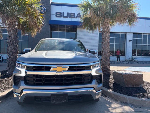Used 2025 Chevrolet Silverado 1500 LT AWD/4WD image 2