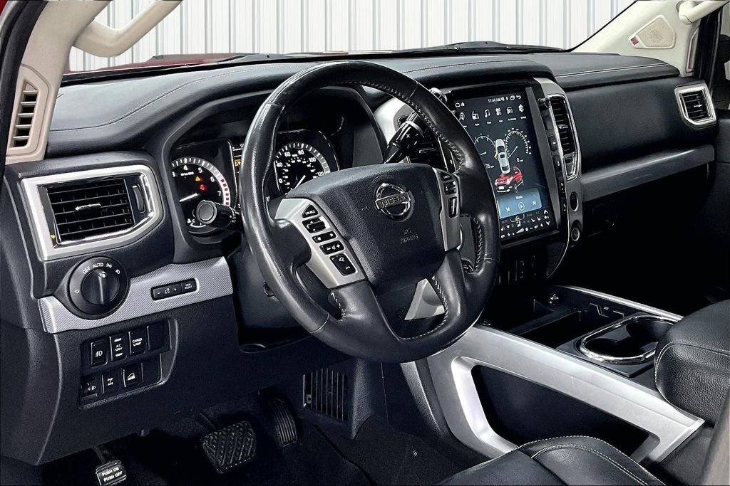 Used 2018 Nissan Titan PRO-4X w/ Pro-4x Convenience Package image 18