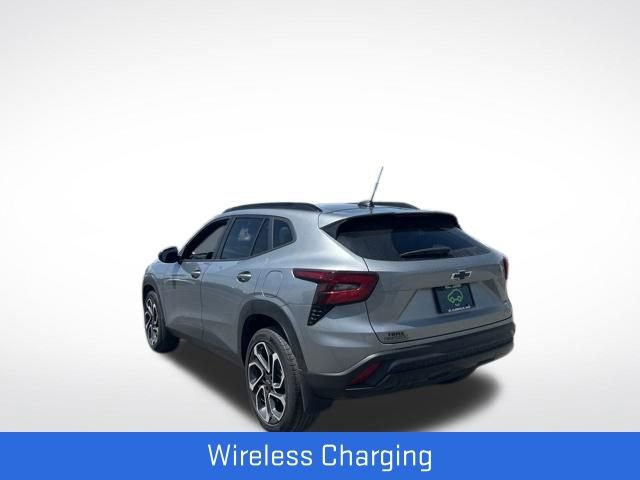 Certified 2025 Chevrolet Trax RS w/ Sunroof Package FWD image 12