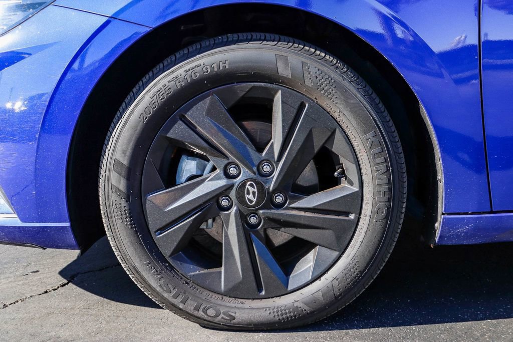 Used 2023 Hyundai Elantra SEL image 12