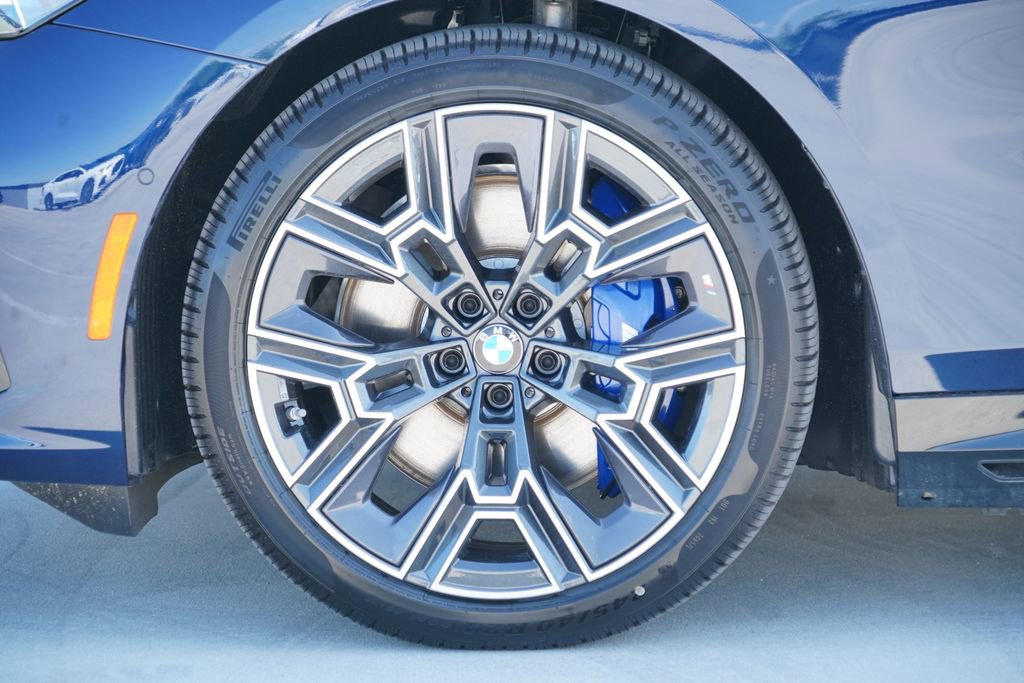 New 2026 BMW i5 eDrive40 w/ M Sport Package RWD image 5