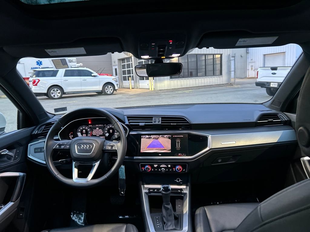 Used 2025 Audi Q3 2.0T Premium image 24