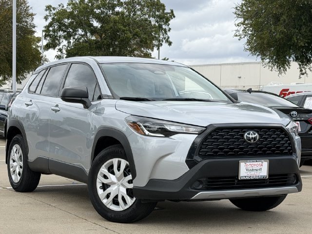 Used 2024 Toyota Corolla Cross L FWD image 2
