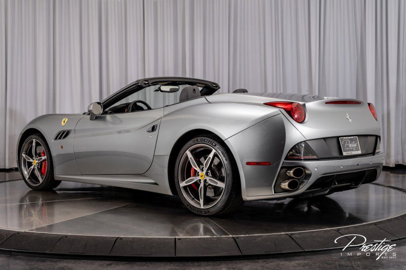 Used 2014 Ferrari California image 18