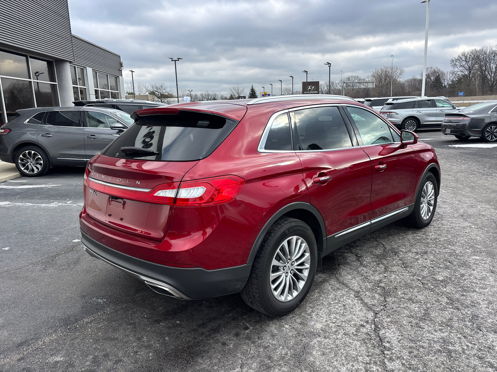 Used 2018 Lincoln MKX Select w/ Select Plus Package image 7