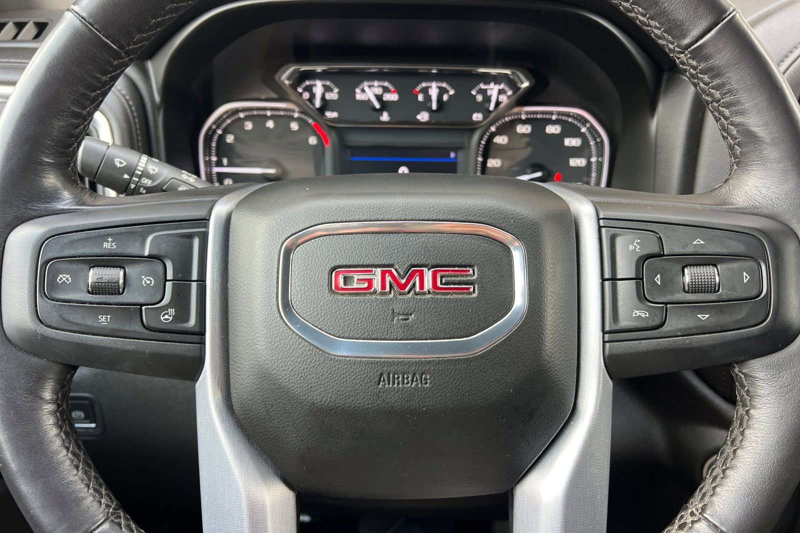 Used 2022 GMC Sierra 1500 SLE image 30