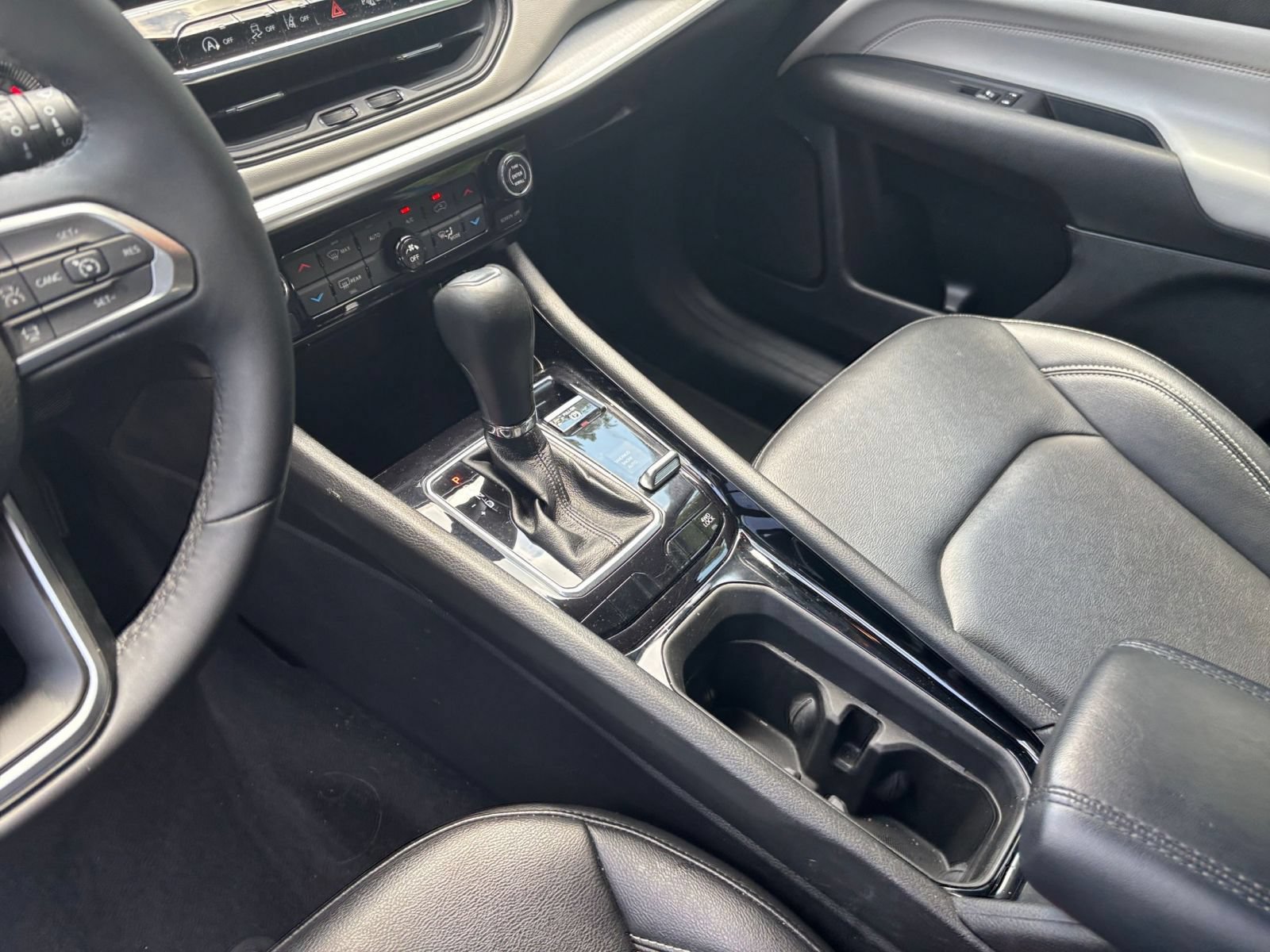 Used 2025 Jeep Compass Limited AWD/4WD image 35