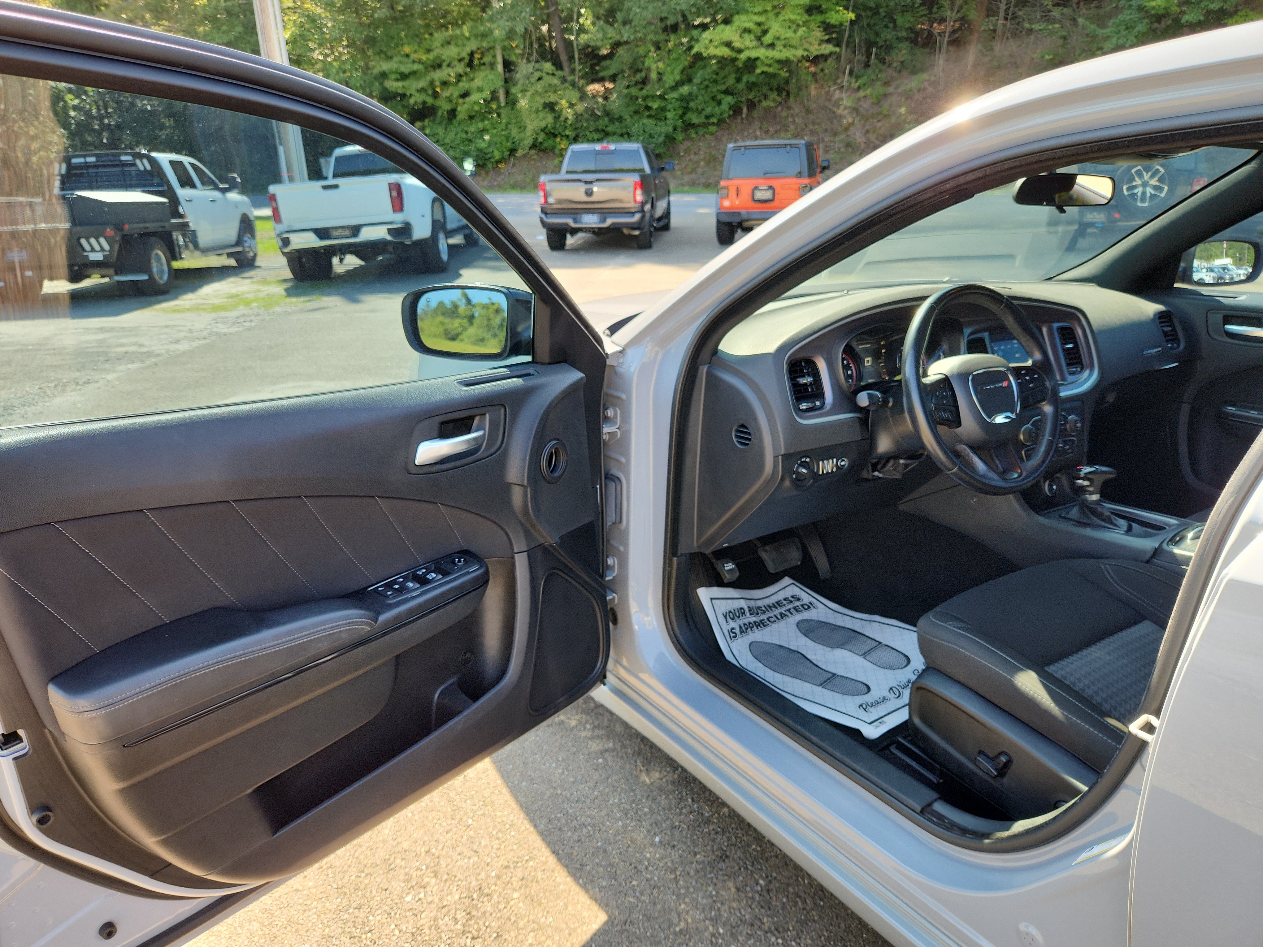 Used 2020 Dodge Charger SXT w/ Blacktop Package RWD image 20