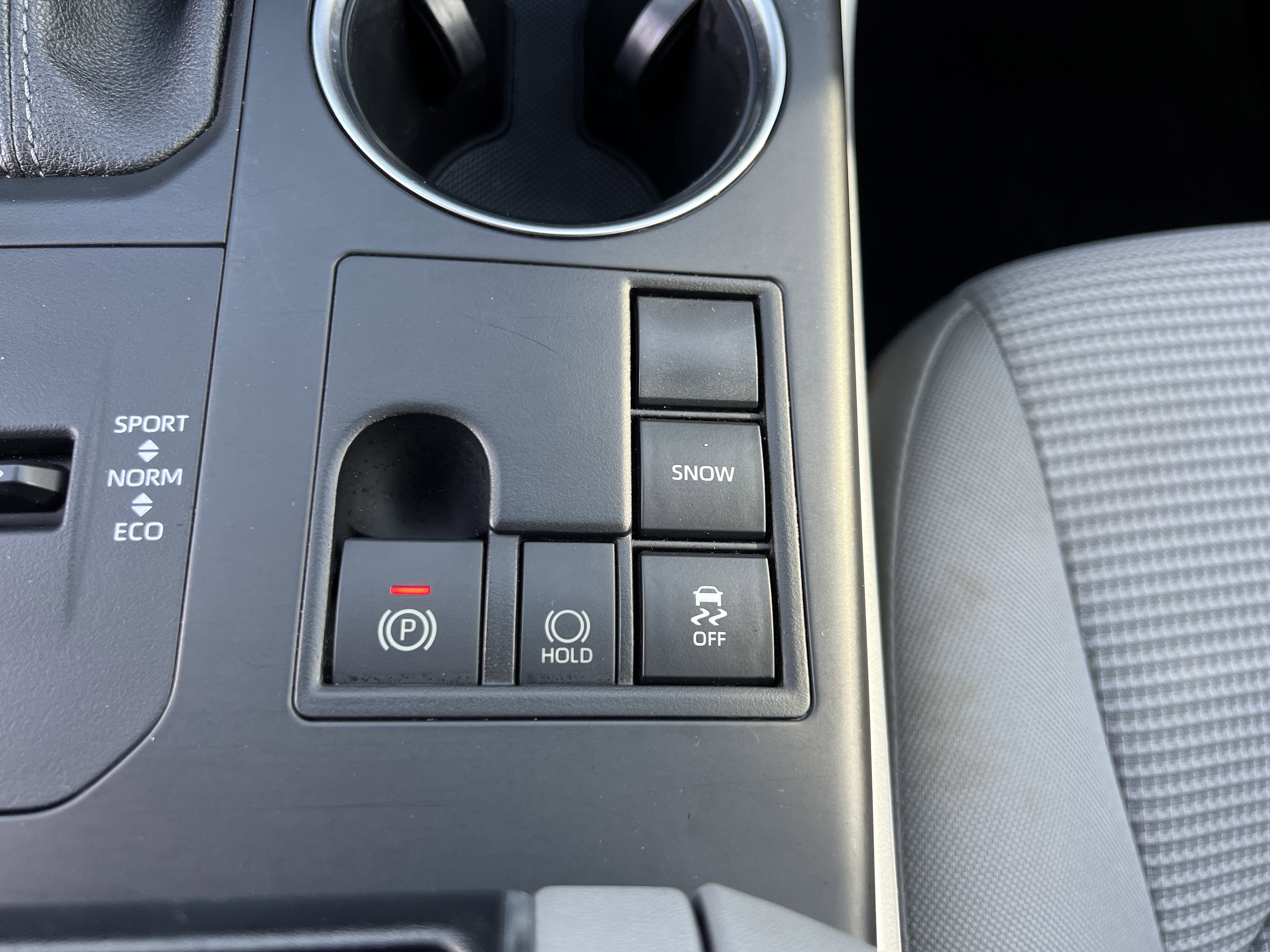 Used 2023 Toyota Highlander L image 25