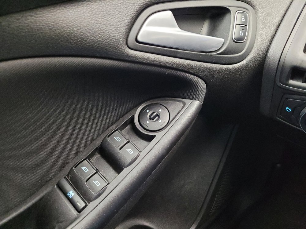 Used 2016 Ford Focus SE FWD image 27