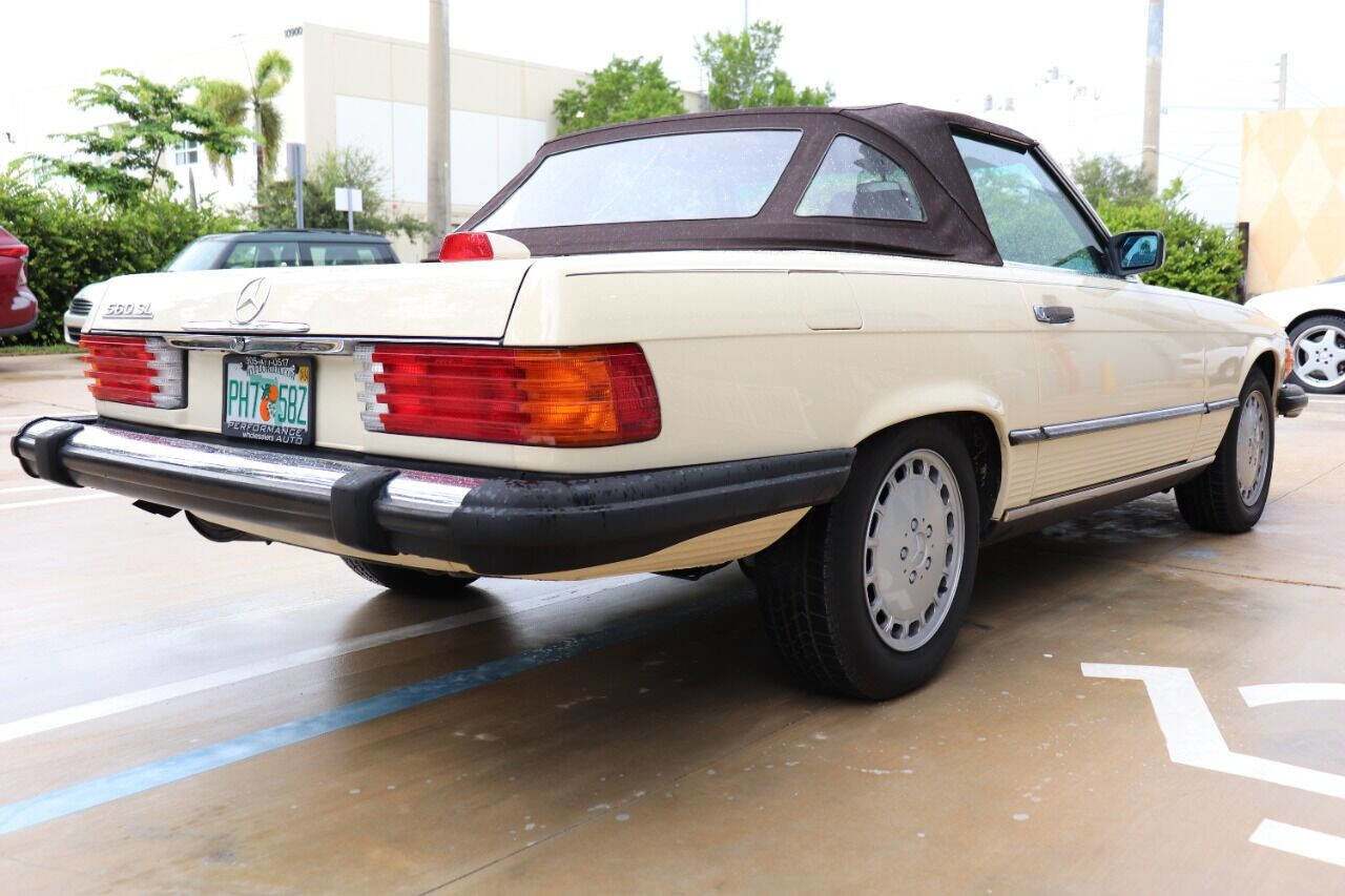 Used 1987 Mercedes-Benz 560 SL image 6