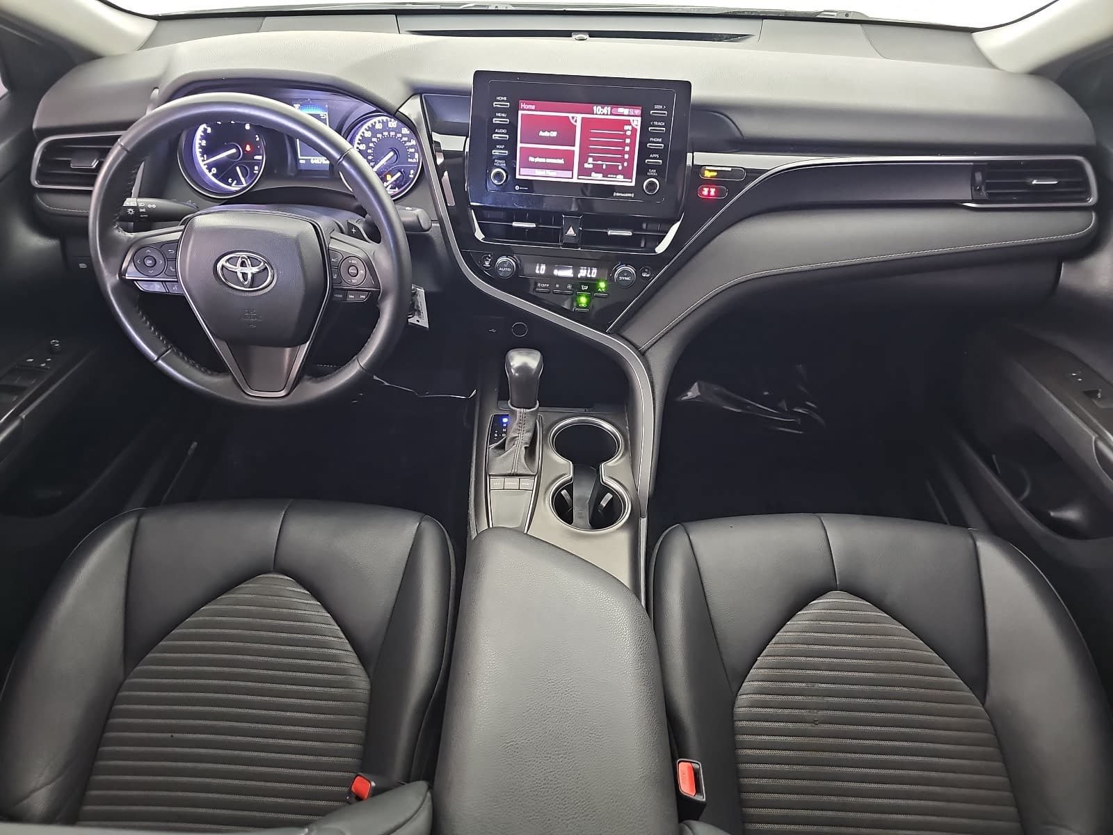 Used 2023 Toyota Camry SE FWD image 11