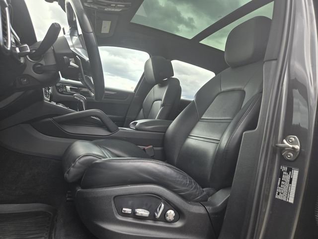 Used 2020 Porsche Cayenne AWD/4WD image 10