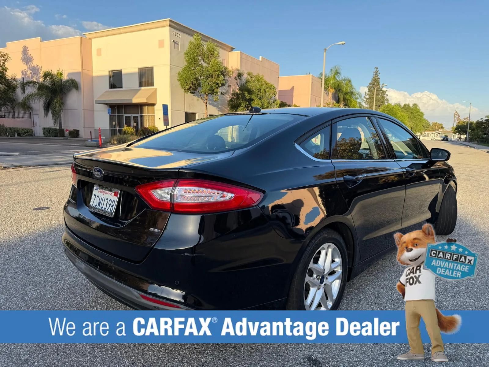 Used 2016 Ford Fusion SE FWD image 4