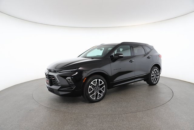 Used 2025 Chevrolet Blazer RS image 3