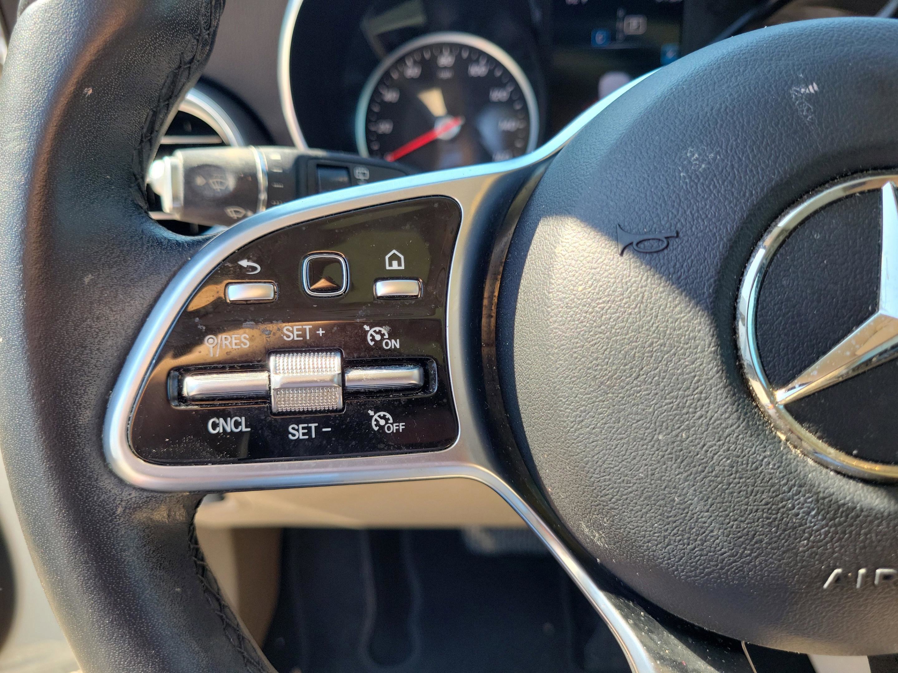 Used 2022 Mercedes-Benz GLC 300 image 27