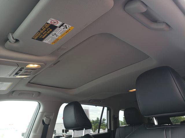 Used 2024 Toyota Highlander XLE AWD/4WD image 21