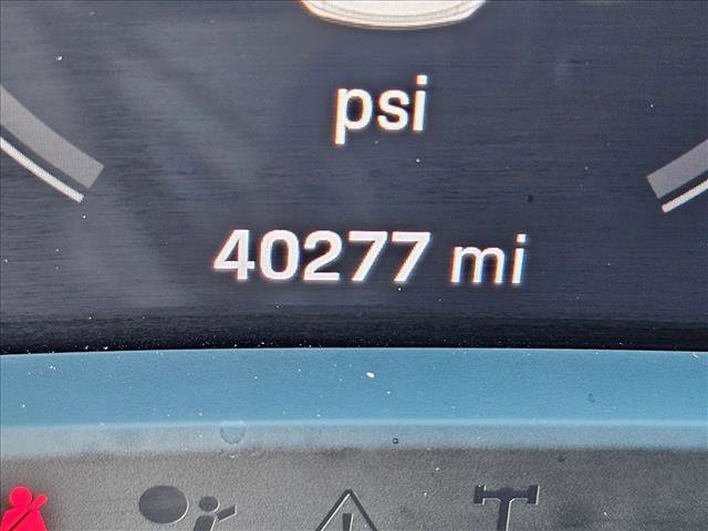 Used 2023 Porsche Taycan image 11