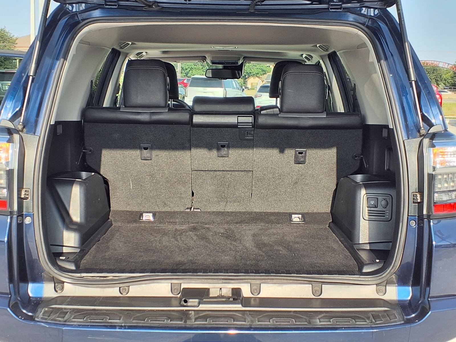 Used 2022 Toyota 4Runner SR5 Premium w/ Moonroof Package RWD image 28