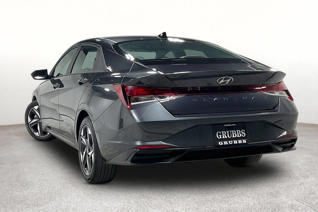 Used 2023 Hyundai Elantra SEL w/ Convenience Package FWD image 15