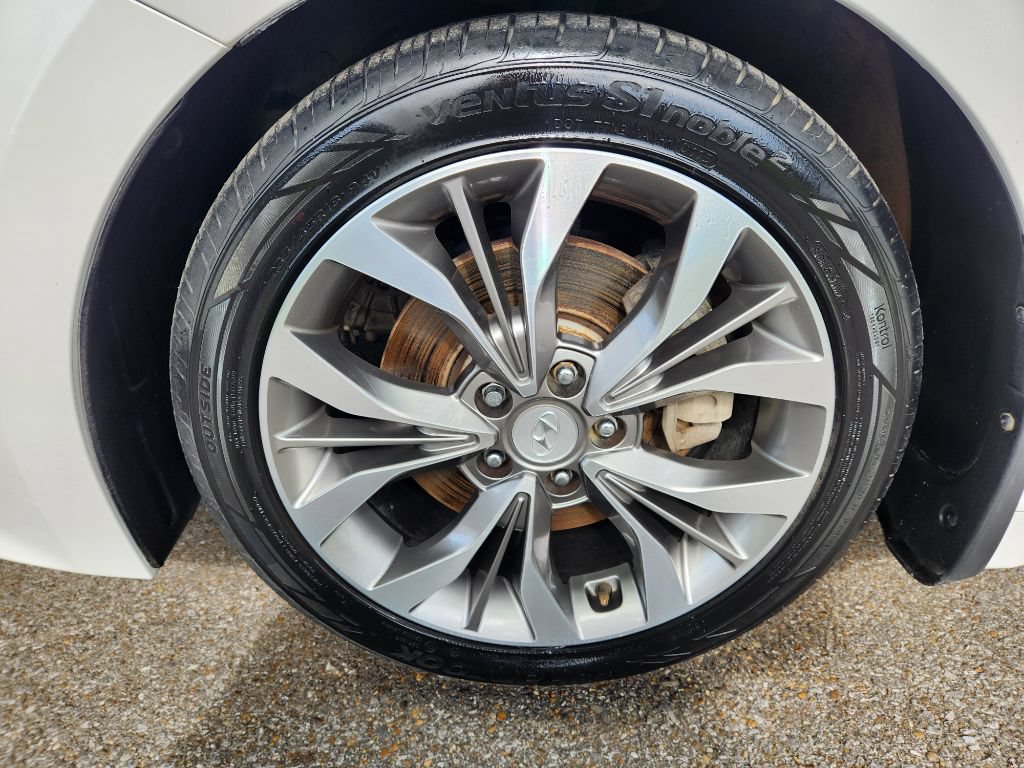 Used 2013 Hyundai Azera w/ Technology Pkg FWD image 14