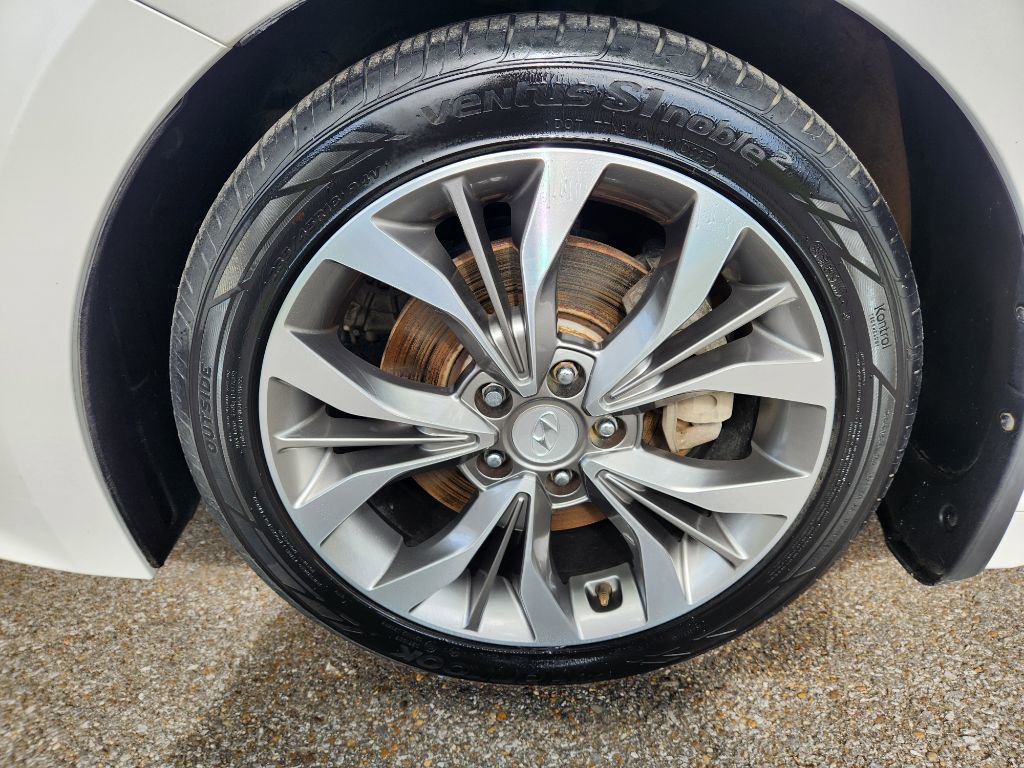 Used 2013 Hyundai Azera w/ Technology Pkg FWD image 14