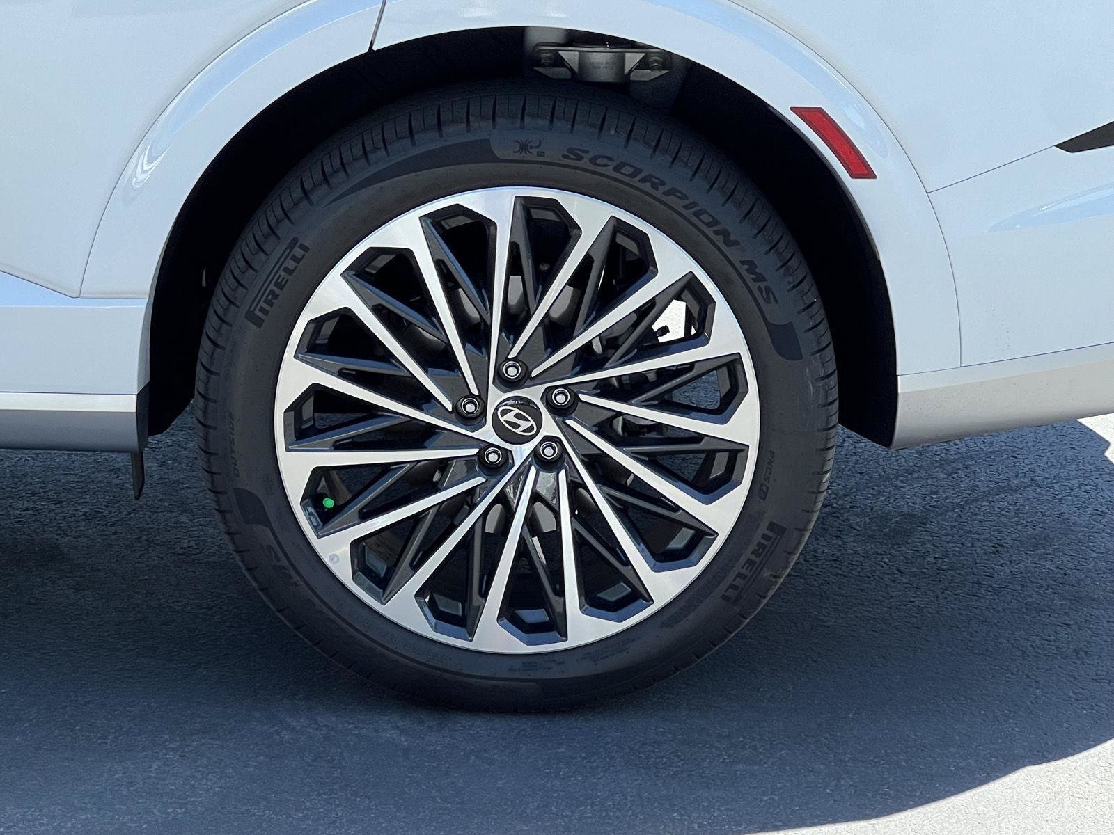 Certified 2026 Hyundai Palisade Calligraphy AWD/4WD image 14