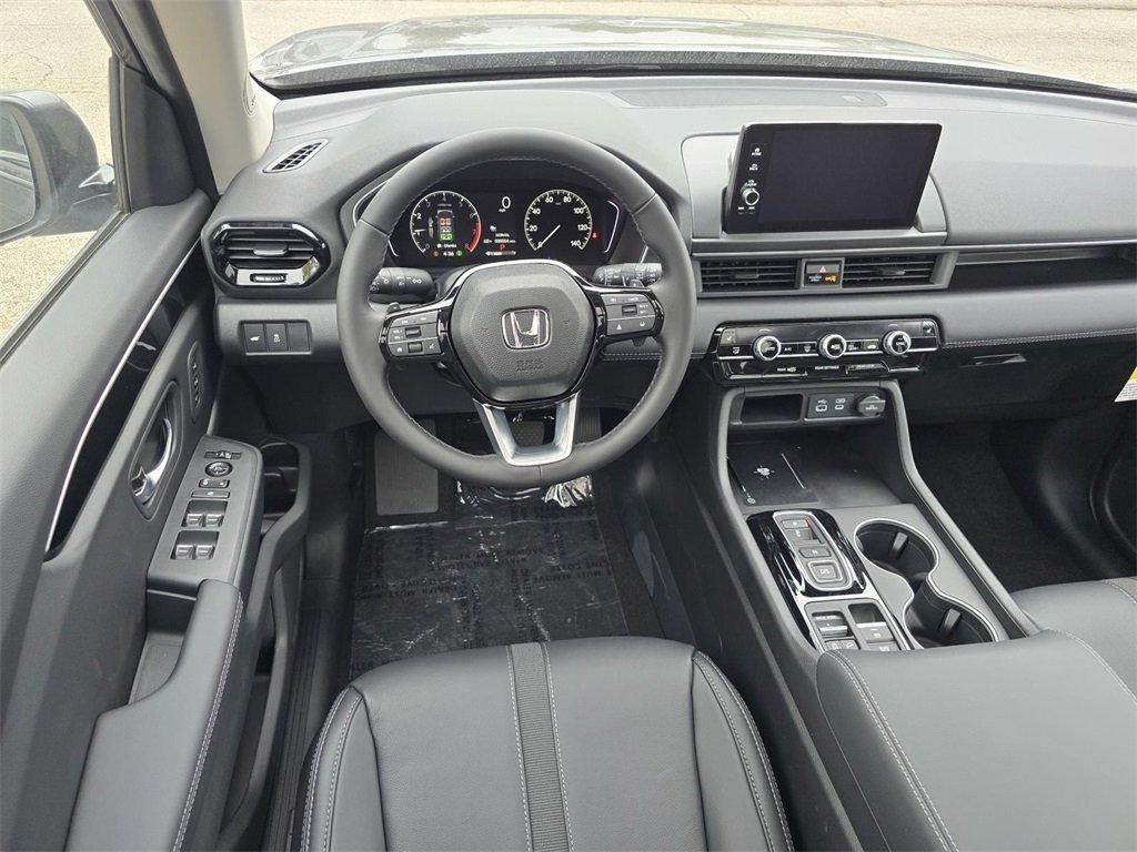 New 2025 Honda Pilot Touring image 28