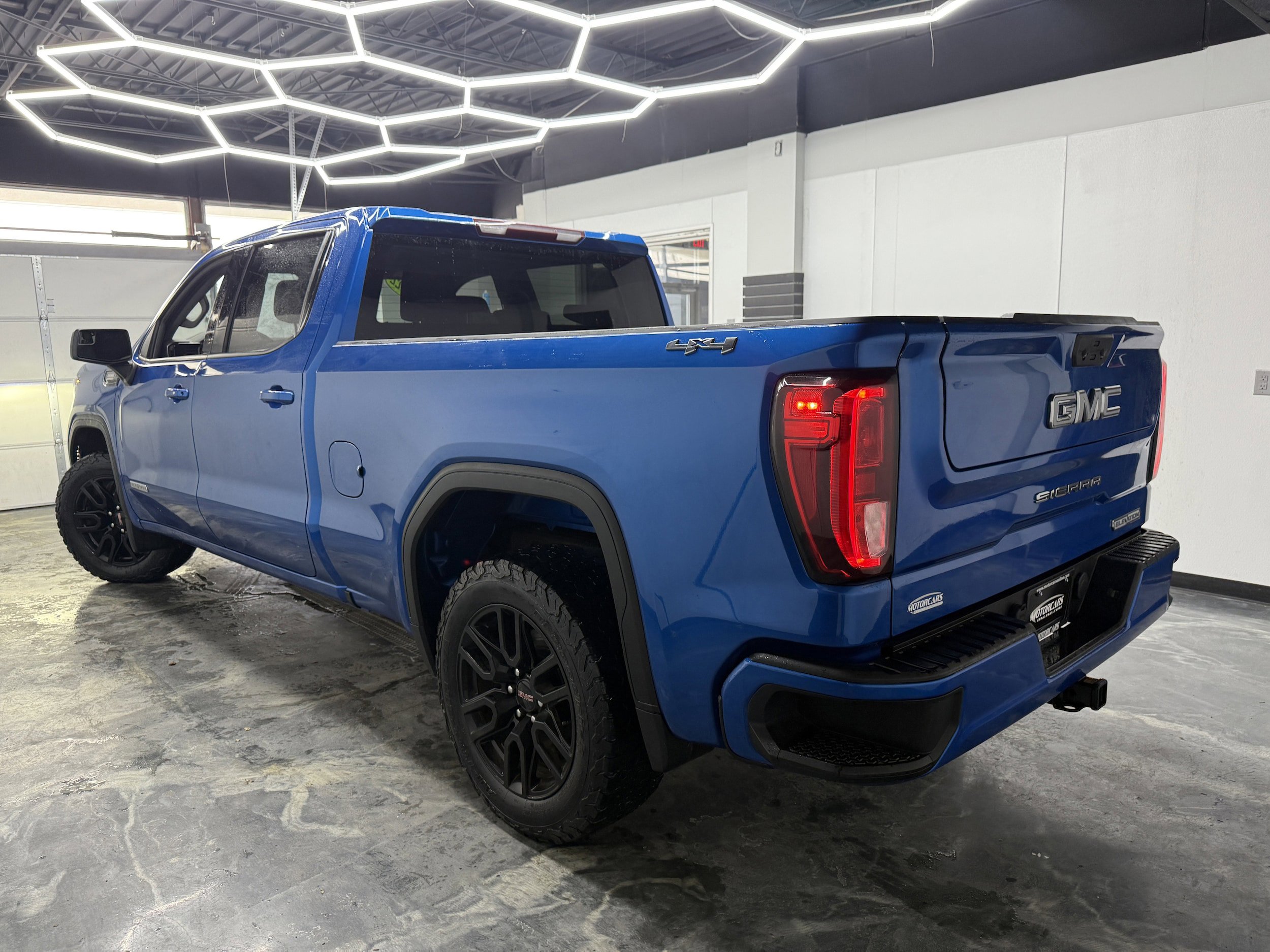 Used 2022 GMC Sierra 1500 Elevation w/ LPO, Elevation Black Package AWD/4WD image 3