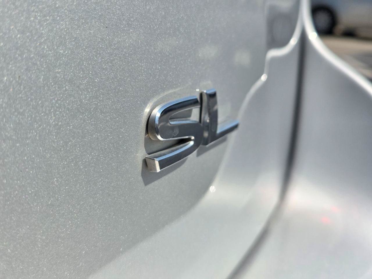 Used 2019 Nissan Pathfinder SL FWD image 9