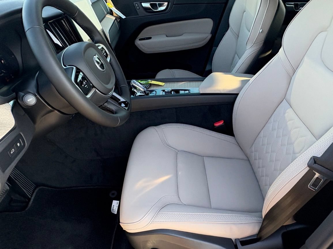 New 2026 Volvo XC60 T8 Plus w/ Protection Package Premier AWD/4WD image 17