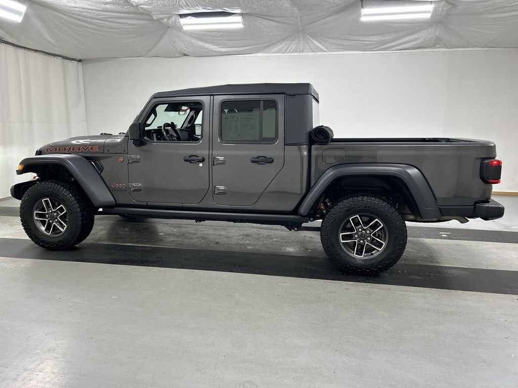 Used 2024 Jeep Gladiator Mojave w/ Convenience Group AWD/4WD image 4