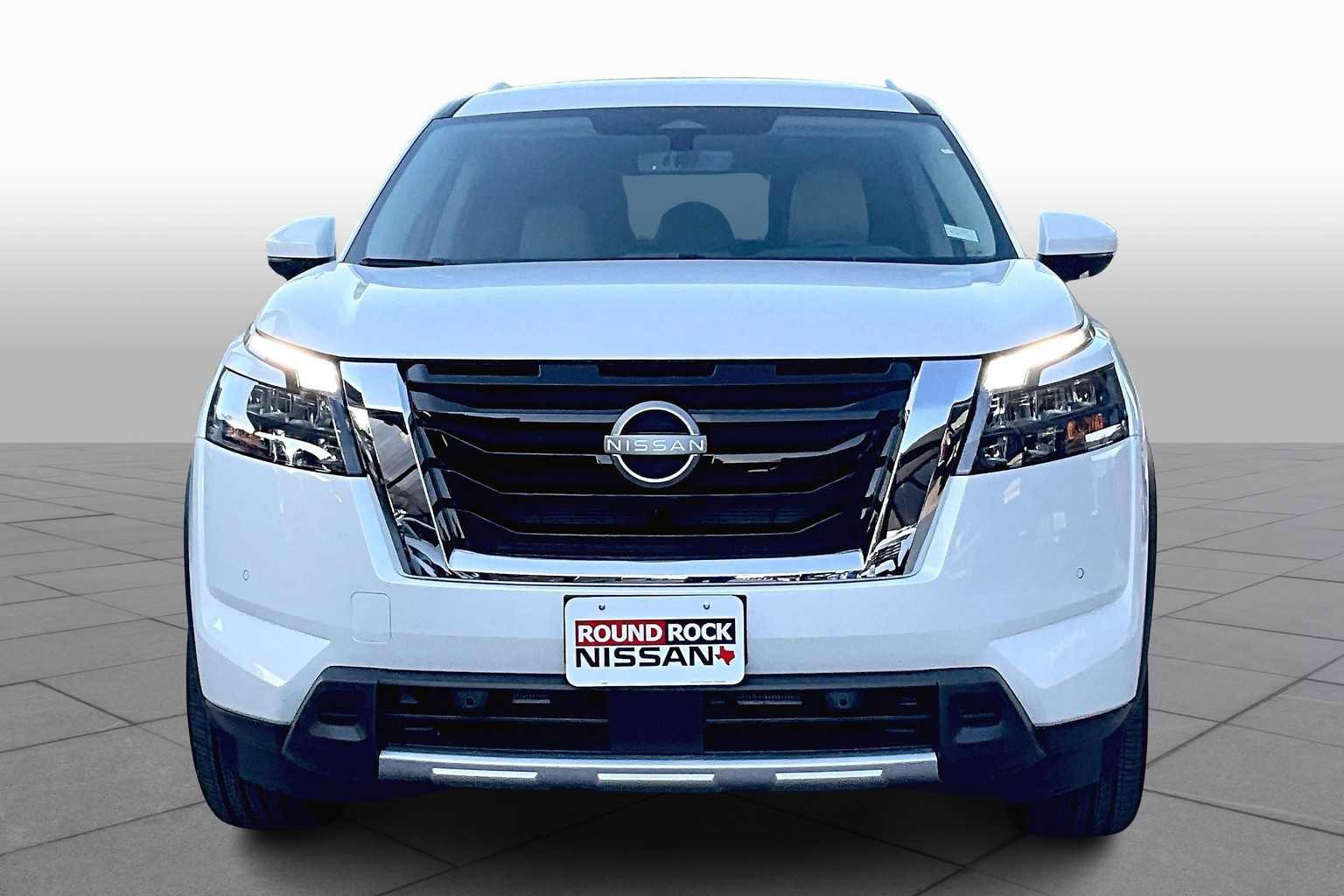 New 2025 Nissan Pathfinder SL image 3