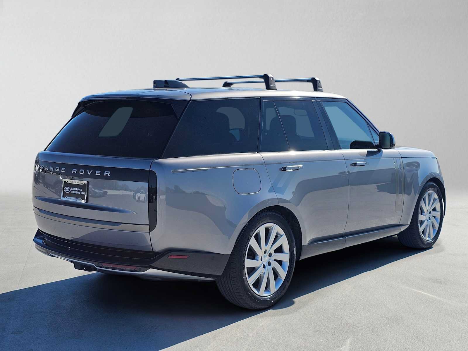 Used 2024 Land Rover Range Rover SE AWD/4WD image 5