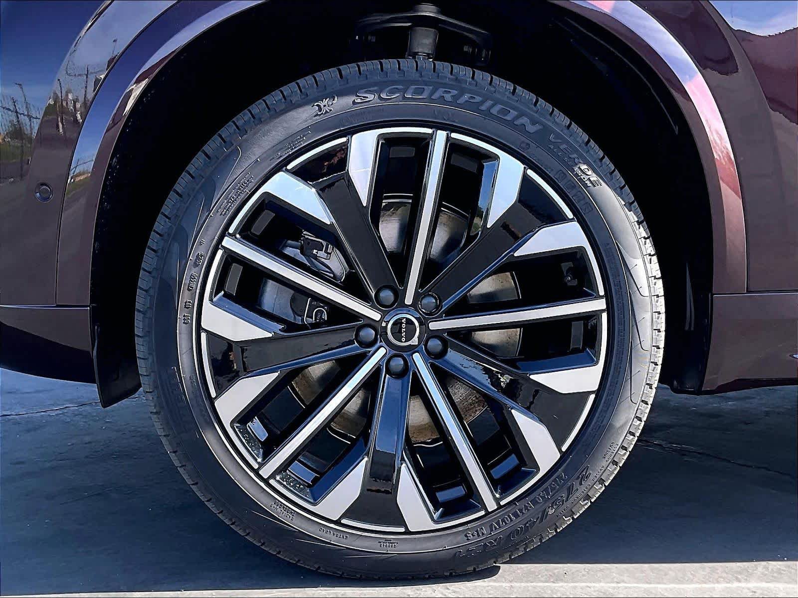 New 2026 Volvo XC90 T8 Ultra w/ Lounge Package AWD/4WD image 14