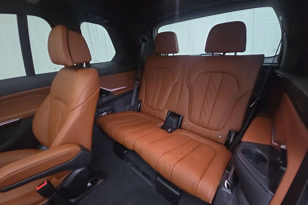 New 2027 BMW X7 M60i AWD/4WD image 29