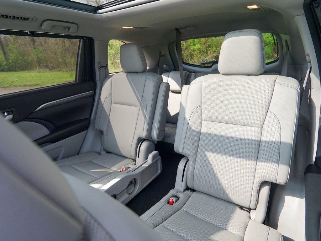 Used 2018 Toyota Highlander Limited Platinum image 34
