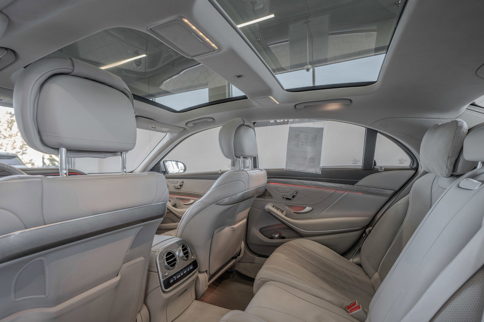 Used 2015 Mercedes-Benz S 550 Sedan image 25