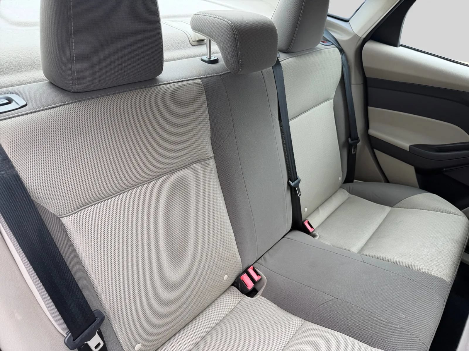Used 2014 Ford Focus SE FWD image 18