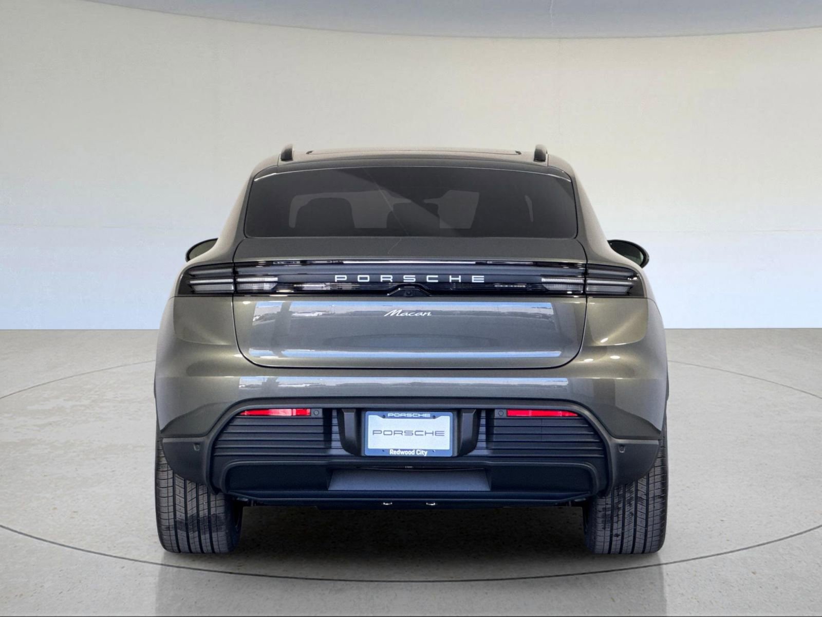 New 2025 Porsche Macan Electric image 7